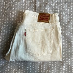 White Levi’s 501 Jean